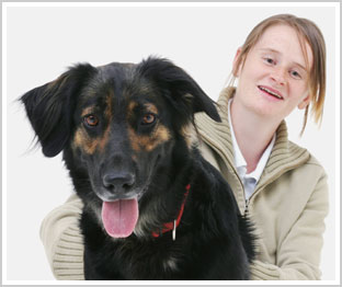 Veronika mit Therapiehund 