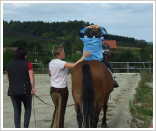 reiten hände oben